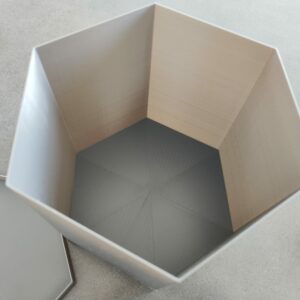 Box mit Deckel für 25 Basisplatten des Spiels Dorfromantik